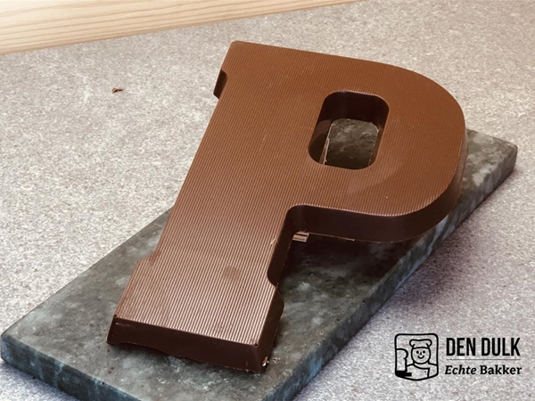 Pure chocolade letter