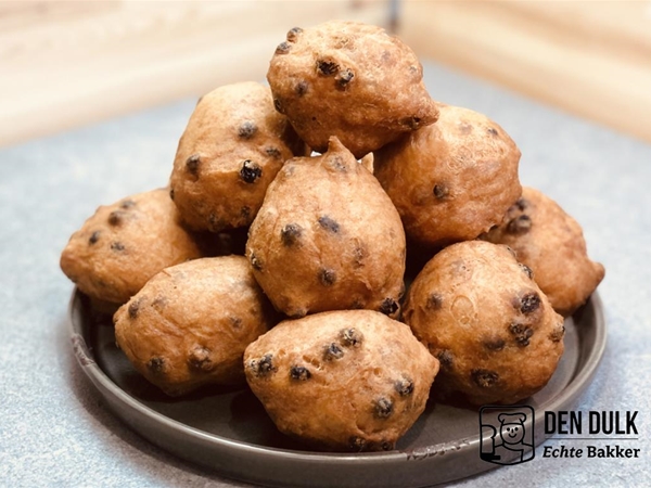 Oliebol met krenten